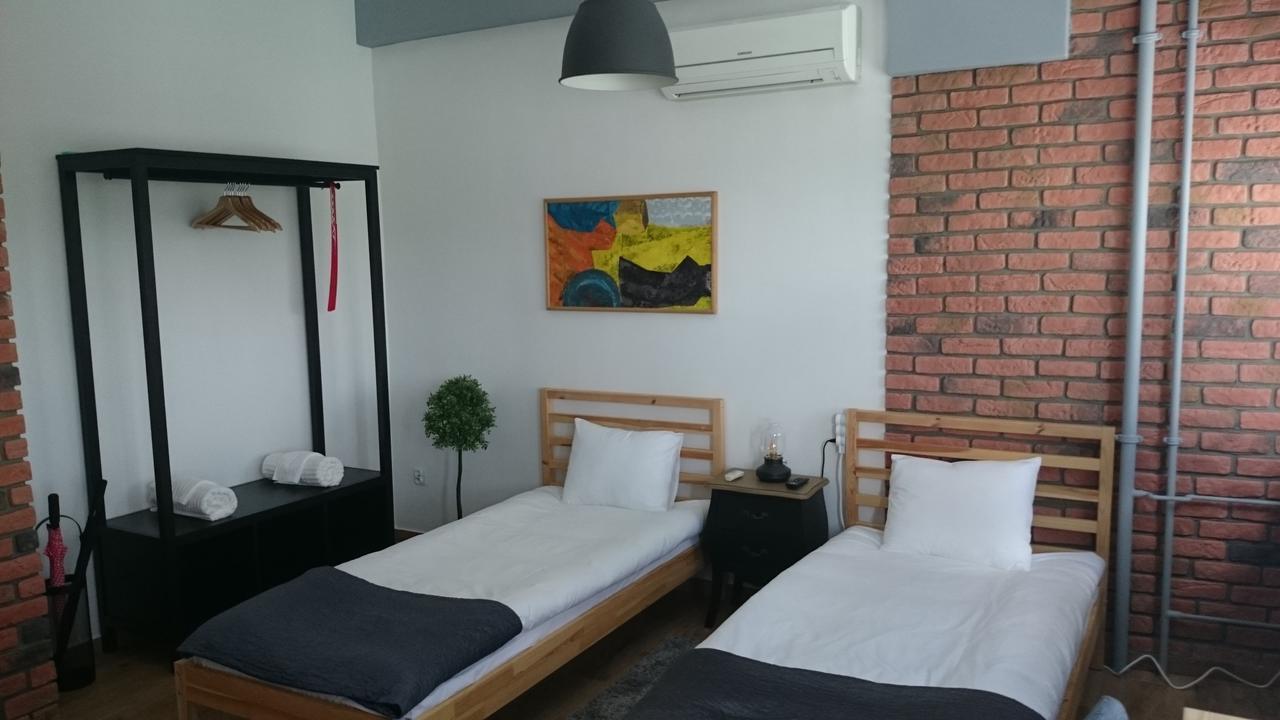 Hostel W5 Poznan Ngoại thất bức ảnh