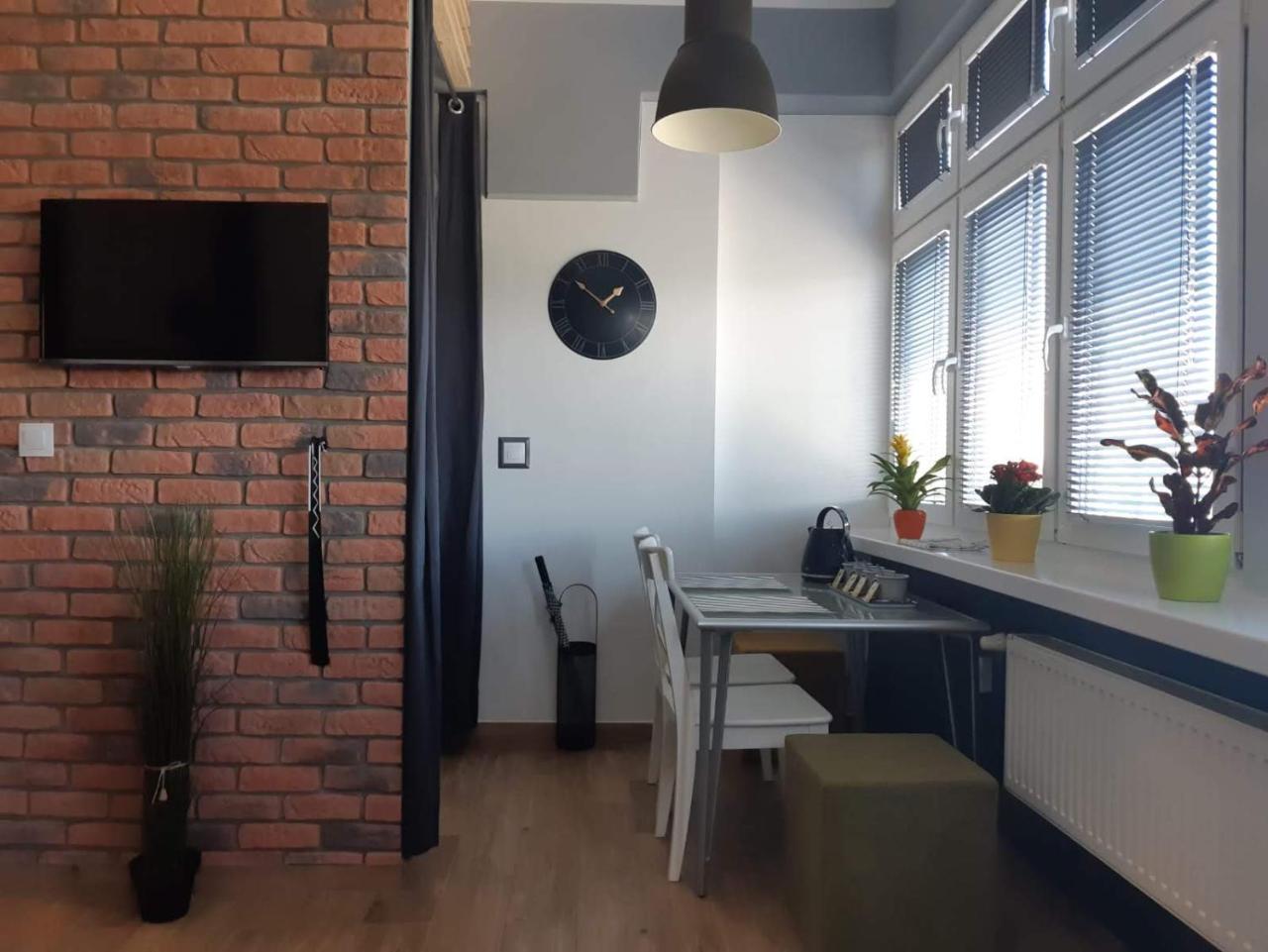 Hostel W5 Poznan Ngoại thất bức ảnh