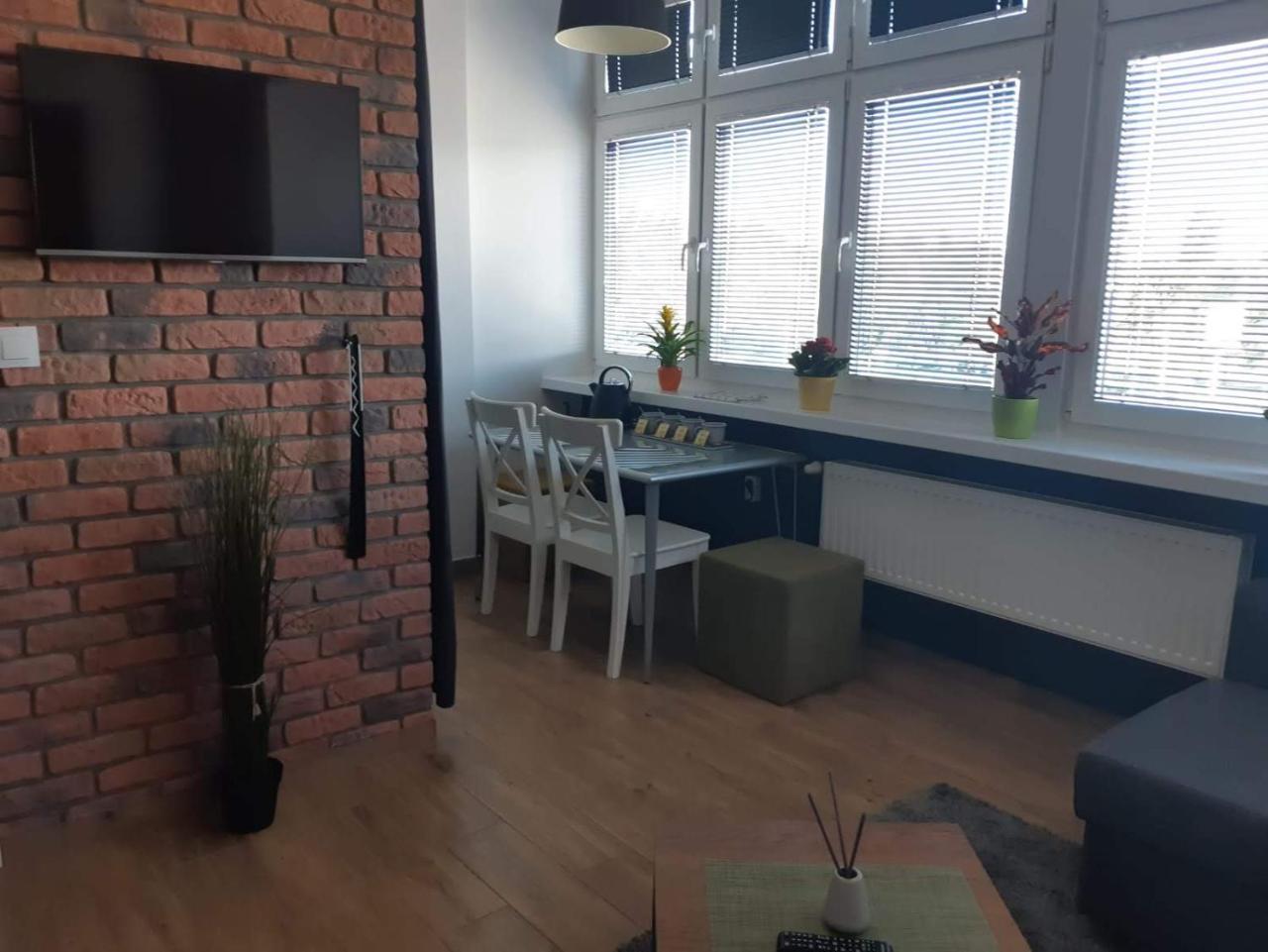 Hostel W5 Poznan Ngoại thất bức ảnh