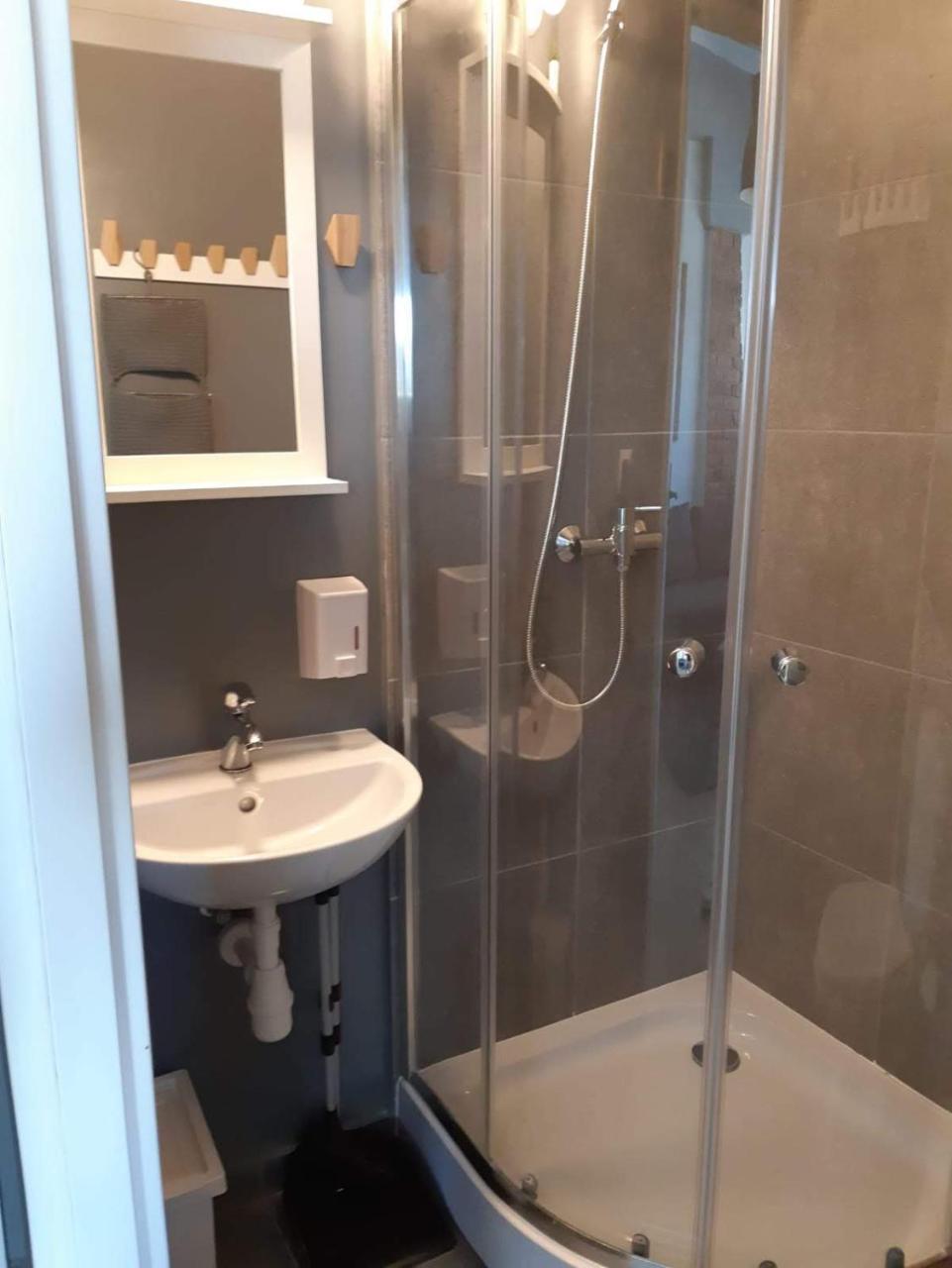 Hostel W5 Poznan Ngoại thất bức ảnh