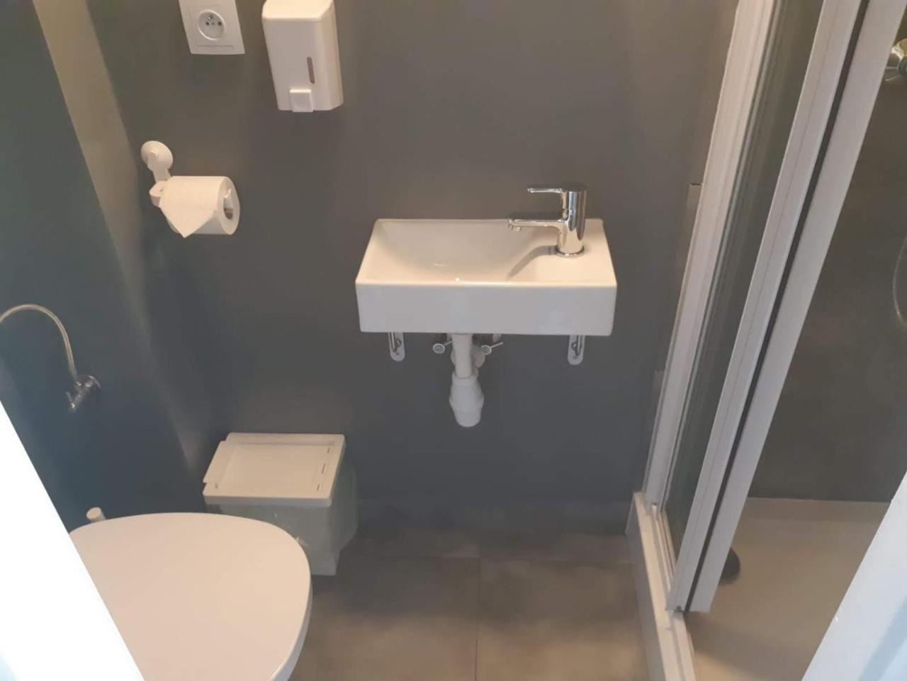 Hostel W5 Poznan Ngoại thất bức ảnh