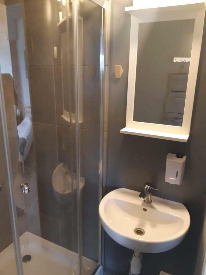 Hostel W5 Poznan Ngoại thất bức ảnh